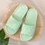 2022 Novos Chinelos Femininos Chinelos de Verão Casal Casa Casa Casa de Banho Antiderrapante Maré Macia Para Usar Chinelos Sapatos Baixos - comprar online