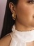 Brinco Argola V Lisa Banhada a Ouro 18K - comprar online