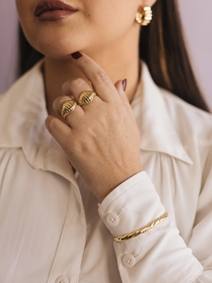 Anel c/ Detalhes Listras Vertical Regulável Banhado a Ouro 18K - comprar online