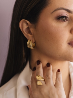 Brinco Argola Texturizada Banhada a Ouro 18K - comprar online