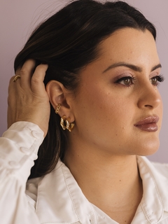 Brinco Argola Ondulada Banhado a Ouro 18K - comprar online