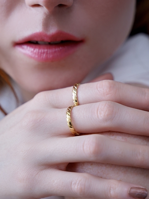Anel Ajustável c/ Detalhes de Riscos Banhados em Ouro 18K - comprar online