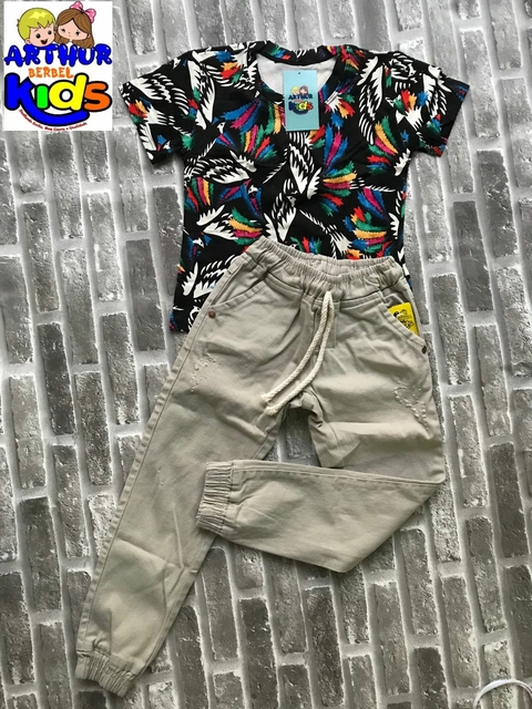 Conjunto Infantil calça jogger camisa sem gola