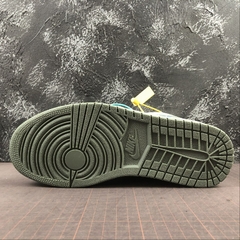 Air Jordan 1 Low 553558121 na internet