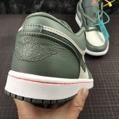 Air Jordan 1 Low 553558121 na internet