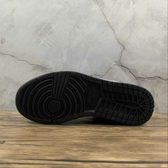 Air Jordan 1 Low 553558403 na internet
