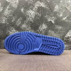 Air Jordan 1 Low 553560401 na internet