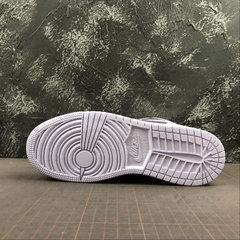 Air Jordan 1 Low 554723505 na internet
