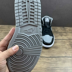 Air Jordan 1 Mid Aj1 Bq6472007 na internet