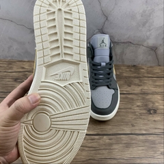 Air Jordan 1 Mid Aj1 Bq6472020 na internet