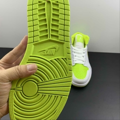 Air Jordan 1 Mid Aj1 Bq6472131 na internet