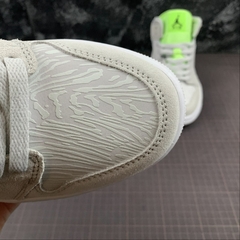 Imagem do Air Jordan 1 Mid Aj1 Cv3018001