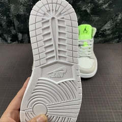 Air Jordan 1 Mid Aj1 Cv3018001 na internet