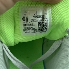 Imagem do Air Jordan 1 Mid Aj1 Cv3018001