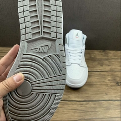 Air Jordan 1 Mid Aj1 Dr8038100 na internet