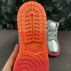 Air Jordan 1 Mid Aj1 555112006 na internet