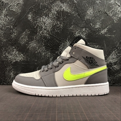 Air Jordan 1 Mid Gs 554724072