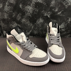 Air Jordan 1 Mid Gs 554724072