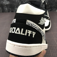 Air Jordan 1 Mid 852542010 na internet
