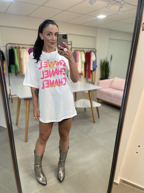 Camiseta Oversized Insp. Chanel
