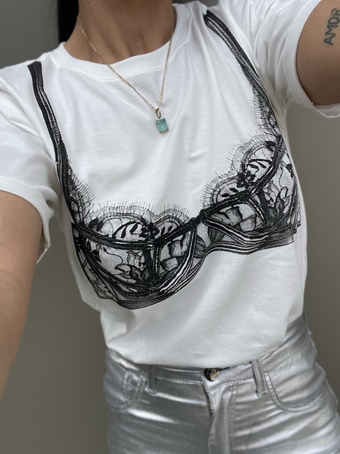 Camiseta Básica Top em Renda