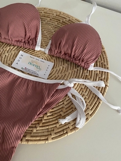Biquíni Cortininha fio na internet