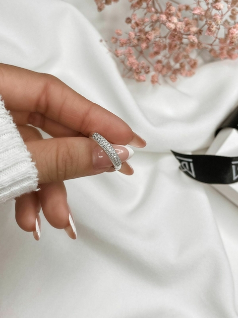 Anel meia aliança cravejada