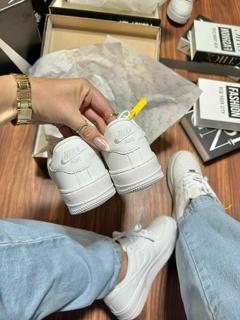 NIKE AIR FORCE na internet