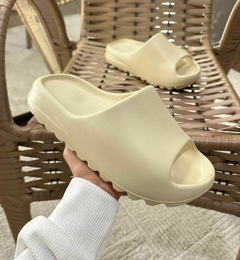 Chinelo Slide Yeezy