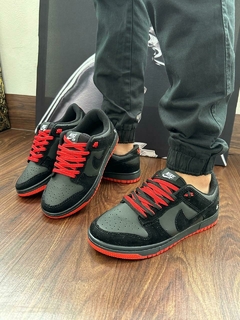 Nilke Dunk Low Grafite/Preto/Vermelho na internet