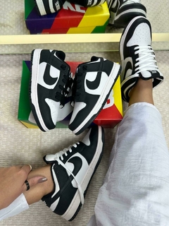 Nike DUNK Low Panda na internet