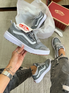 Vans ultrarange 3D na internet