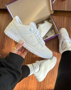 NIKE DUNK BRANCO - Blacks Sneaker