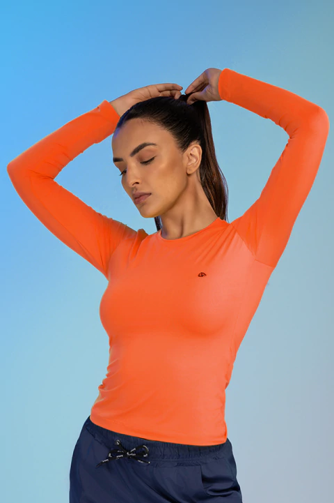 Camiseta Feminina Manga Longa Poliamida Solare Lupus Wear Performance. Básico nada Básico. - comprar online