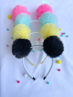 Tiara Pompom Maria Clara na internet