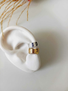 Piercing fake com detalhes em zircônias