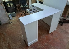 Mesa wem L com 2 gavetas e armário MDF - Mx14