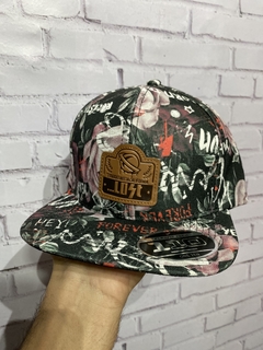 BONÉ LOST FLORAL