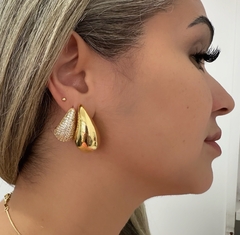 Brinco gota luxo cravejada micro zircônias banhado a ouro 18k - loja online