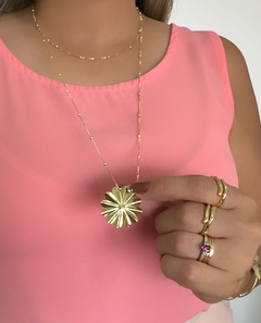 Colar longo Flor 70cm banhado a ouro 18k na internet