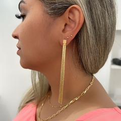 Brinco franjas grande banho ouro 18k