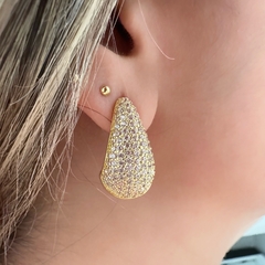 Brinco gota luxo cravejada micro zircônias banhado a ouro 18k na internet
