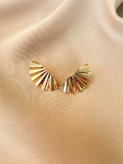 Brinco Leque banhado a ouro 18k na internet