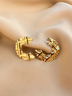 Brinco Orgânico Laura - em banho ouro 18k