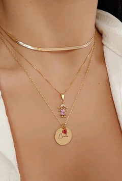 Pingente menina cravejado - banho ouro