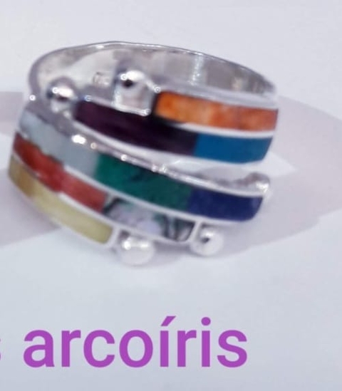 anillo arcoiris de plata peruana con piedras naturales engarzadas