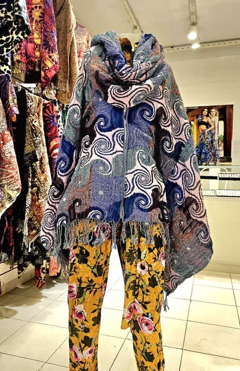 Prenda Inteligente 10 maneras de usar, Poncho, Ruana, Pashmina, Falda, talle Universal