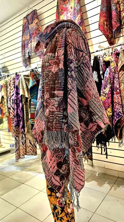 Prenda Inteligente, 10 maneras de usar. Poncho, Ruana, Pashmina, Falda. Talle Universal