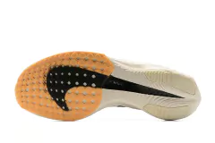 Nike ZoomX Vaporfly 3 “Prototype” V57 na internet