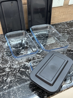 SET x 3 FUENTES RECTANGULARES DE VIDRIO BOROSILICATADO CON TAPA